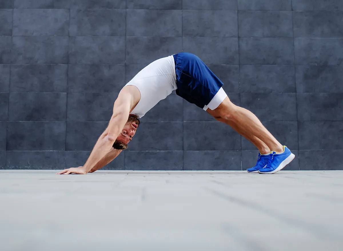 Розпочинайте день правильно: 5-хвилинне тренування, яке заряджає енергією